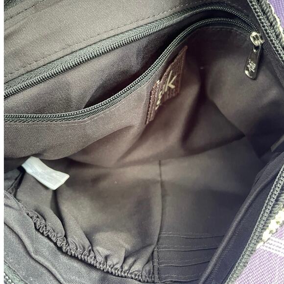 The Sak Crochet Crossbody Bag Ivory Black Striped Pink Floral Embroidered Boho - Picture 7 of 8